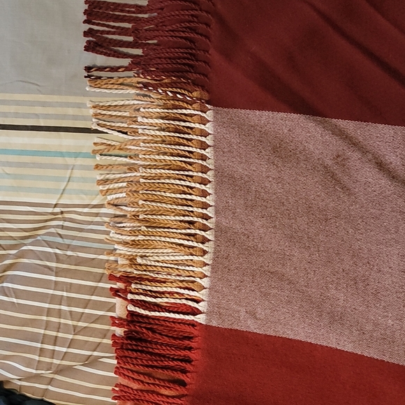 Causebox poncho - Picture 4 of 4